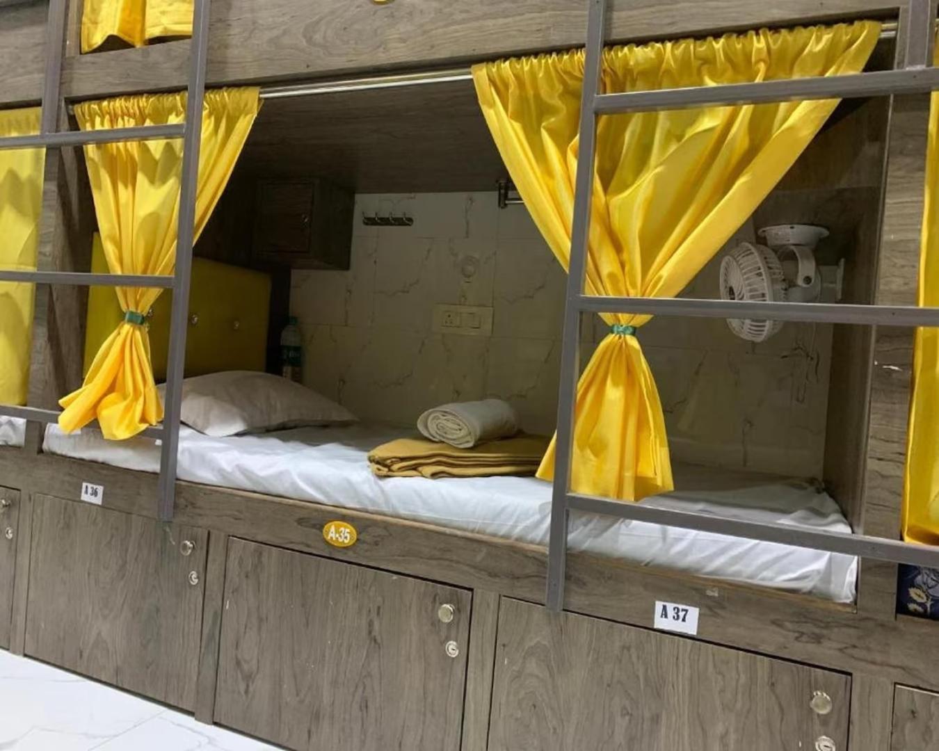 Neenava Dormitory Asalpha Mumbai Exterior photo